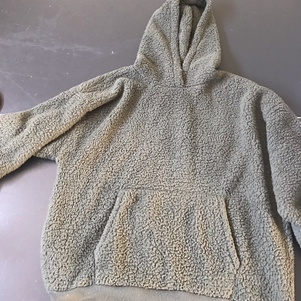 american eagle fuzzy sweatshirt